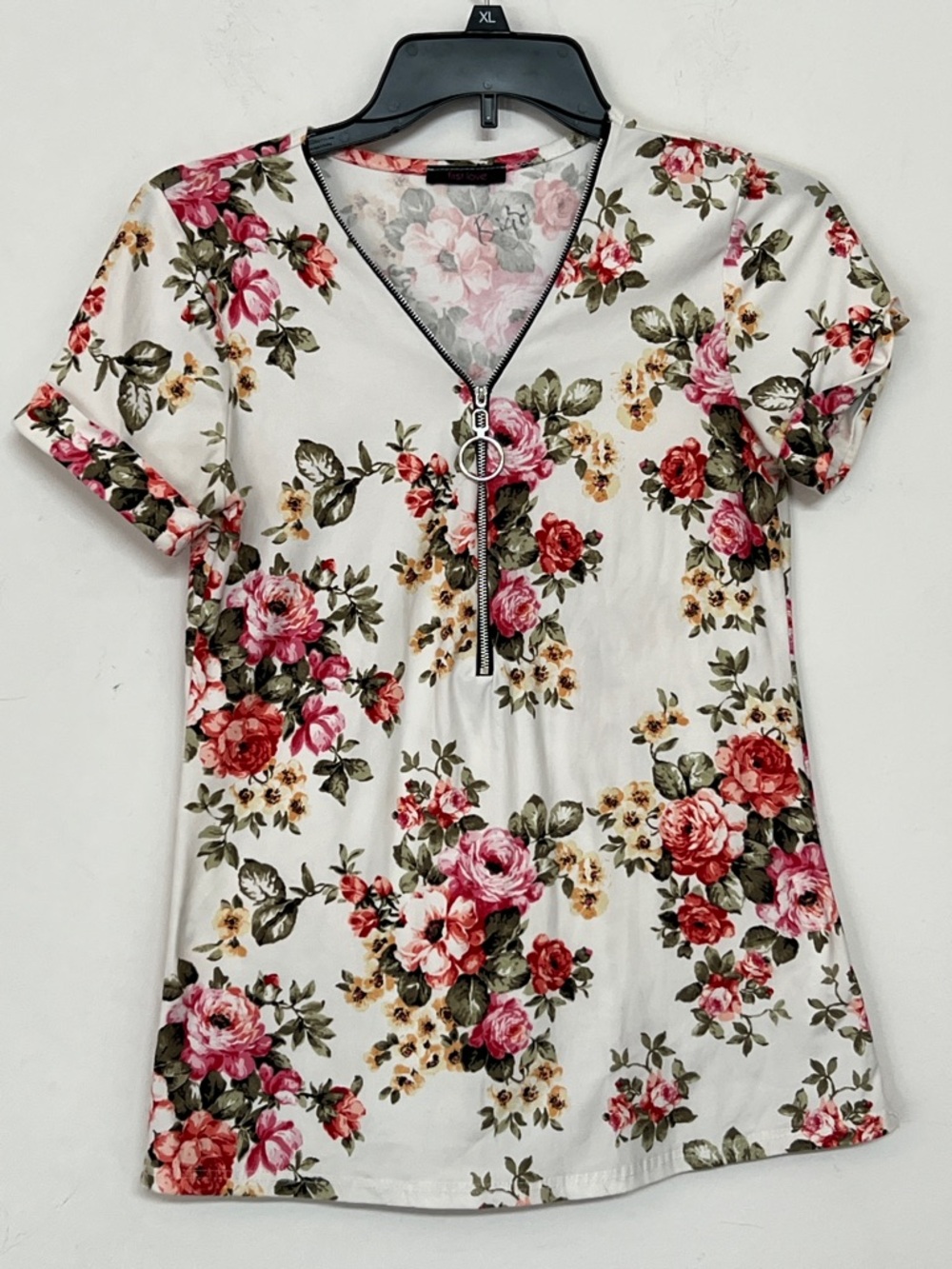 🌞 First Love White Floral V-Neck Short Sleeve Top with Pink & Red Roses women S